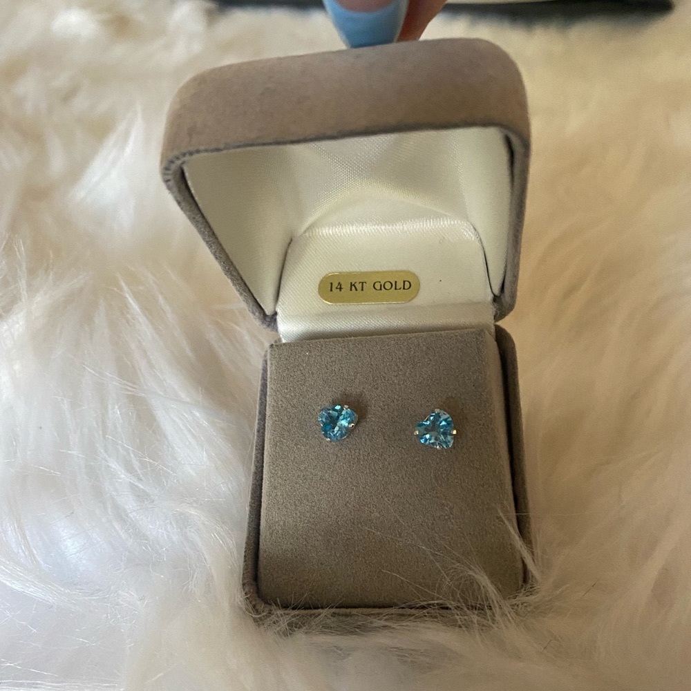 14k white gold Topaz earrings